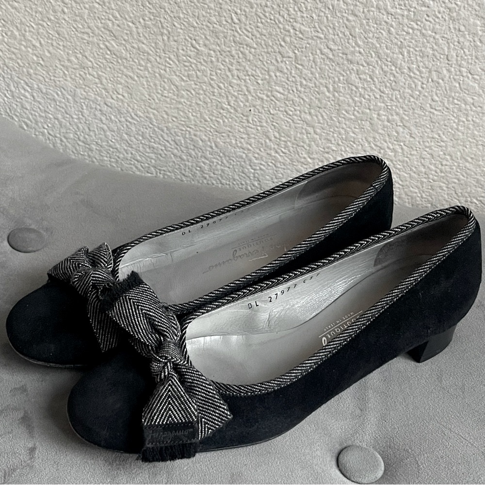 Salvatore Ferragamo Boutique Low Heels velvet bow size 5.5